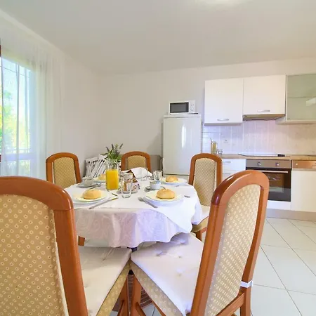 Apartments Loncar Krk Town Exterior photo