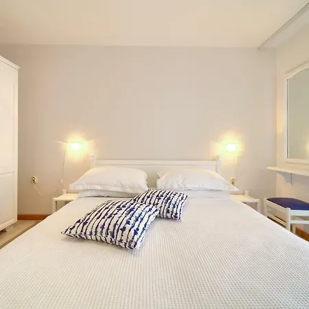 Apartments Loncar Krk Town Exterior photo