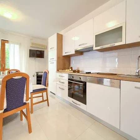 Apartments Loncar Krk Town Exterior photo