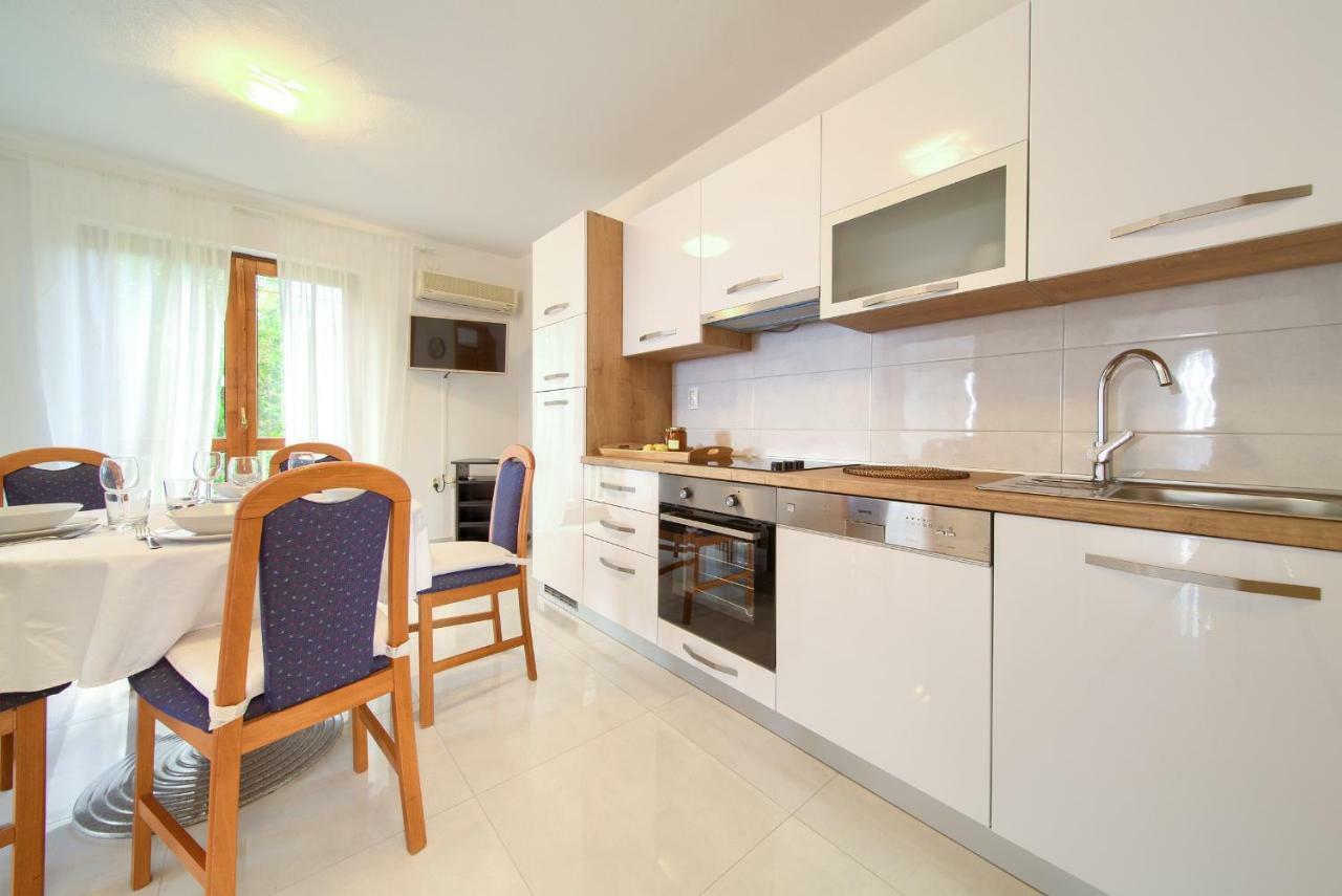Loncar Apartment